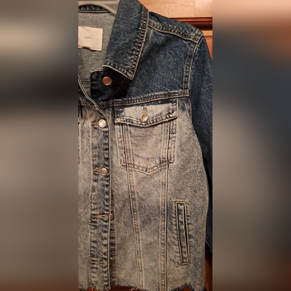 Ladies A Loves A 2 Tone Denim Jacket Dark/Light Wash Size Large Oversized Frayed - Picture 2 of 10